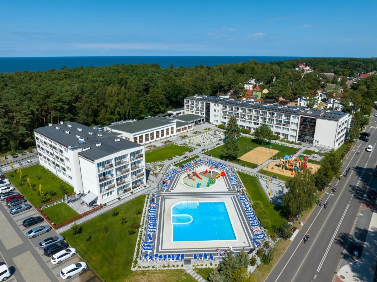 Zem-Tourist Hotel Pustkowo Eksteriør billede