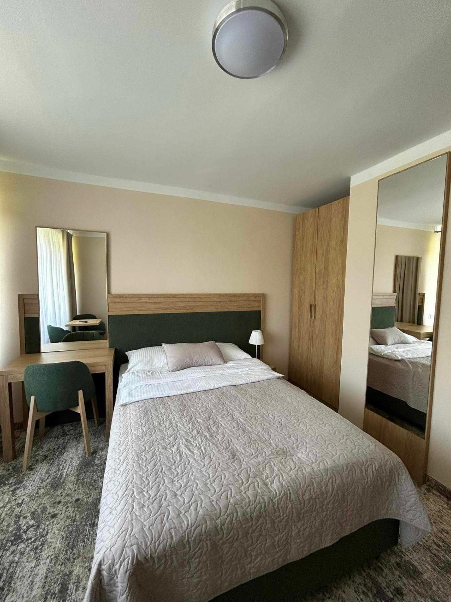 Zem-Tourist Hotel Pustkowo Eksteriør billede