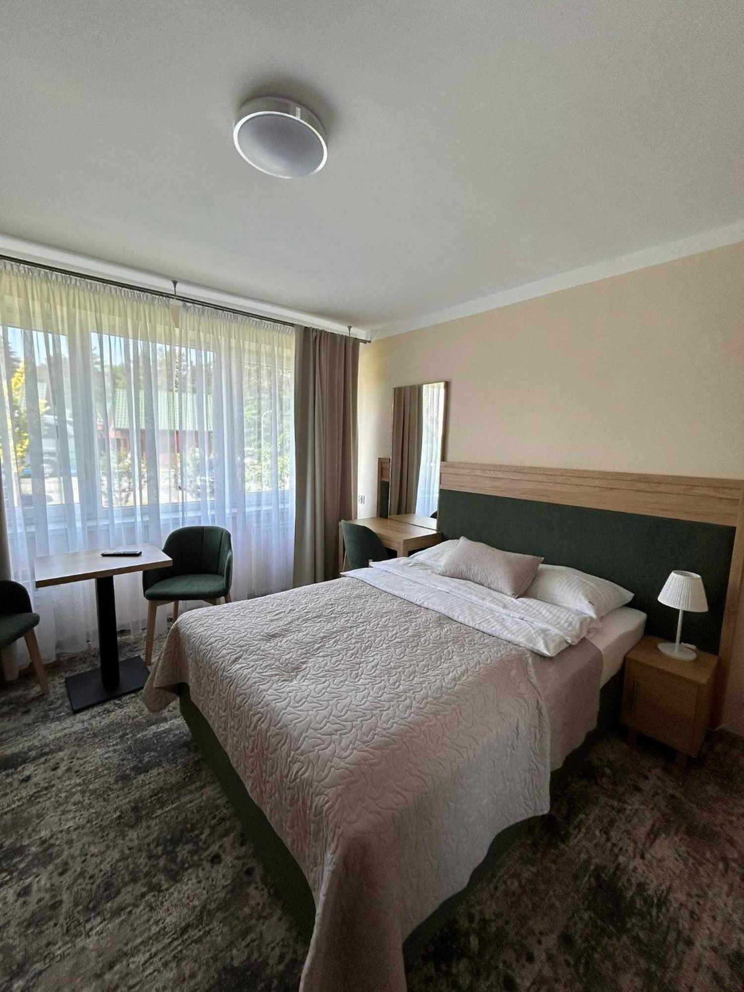 Zem-Tourist Hotel Pustkowo Eksteriør billede